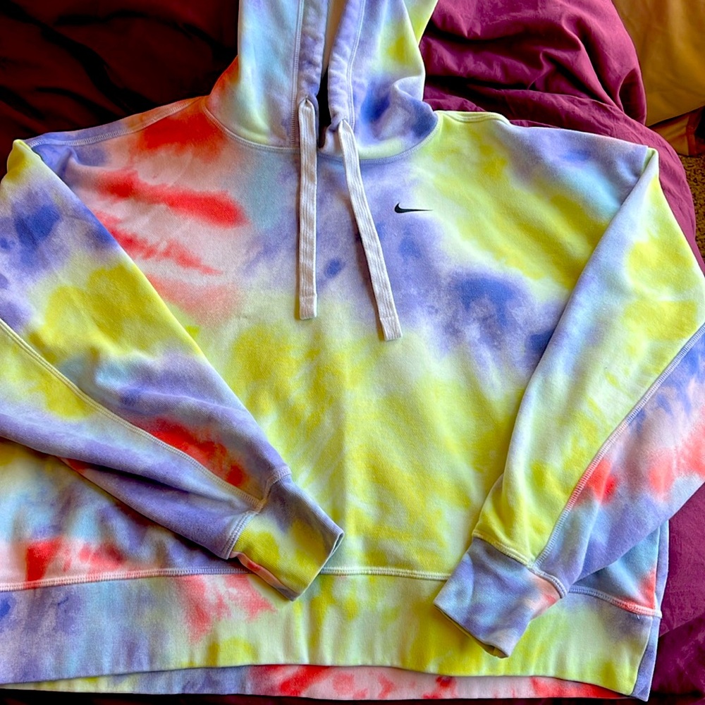 Women’s Nike cropped hoodie Size S